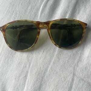 Authentic Persol like new sunglasses 6649-s 55-18